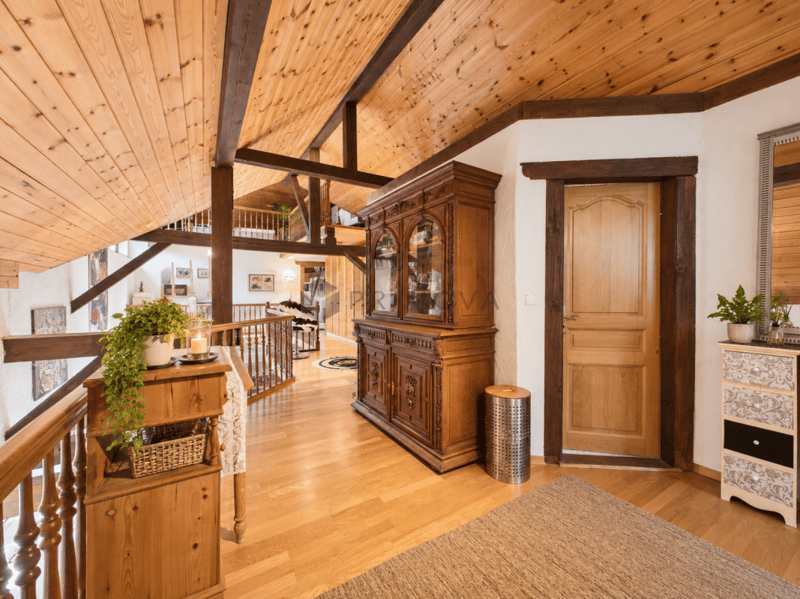 Besonderes Wohngefühl! Maisonette mit Galerie und Cheminée (7)