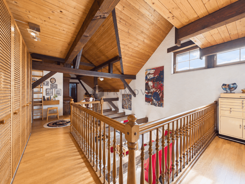Besonderes Wohngefühl! Maisonette mit Galerie und Cheminée (12)