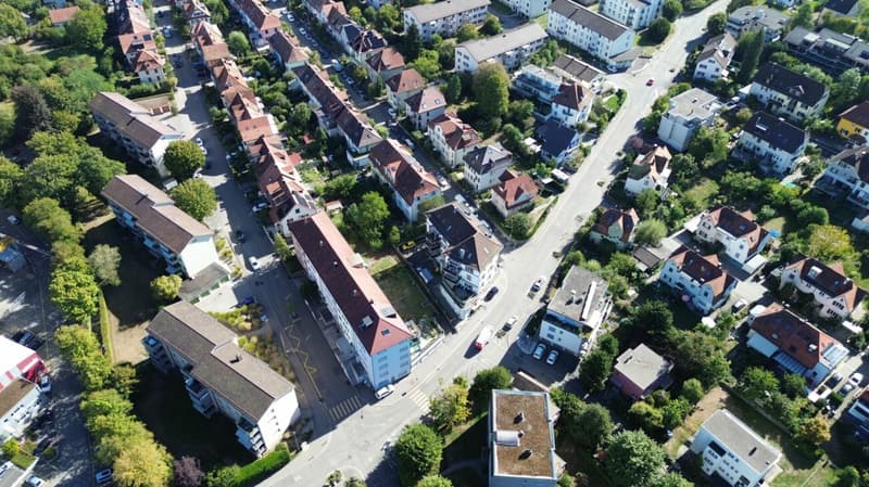 Seltene Gelegenheit für Kreative: Wunderschönes Stadthaus in Olten an Top Lage mit privatem Garten zum renovieren und umbauen. (2)