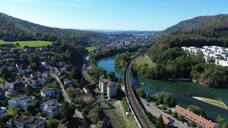 Seltene Gelegenheit für Kreative: Wunderschönes Stadthaus in Olten an Top Lage mit privatem Garten zum renovieren und umbauen. (1)