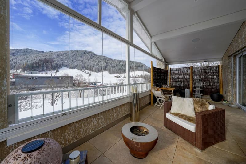 Aussergewöhnliche 4.5 Zimmer-Oase mit Stil und 6 m Raumhöhe, Spa-Ensuite Bad & verglaster Loggia (8)
