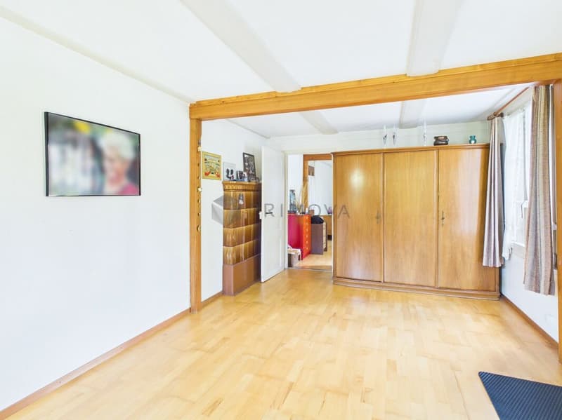 Gepflegtes Bauernhaus mit grosser Baulandreserve in der Kernzone im schönen Seeland (11)