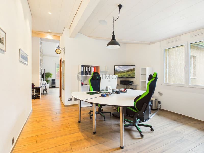 Wohnen mit Charakter: Eleganter 4.5 Zimmer-Traum mit 6 m Raumhöhe, Spa-Ensuite Bad & verglaster Loggia (8)