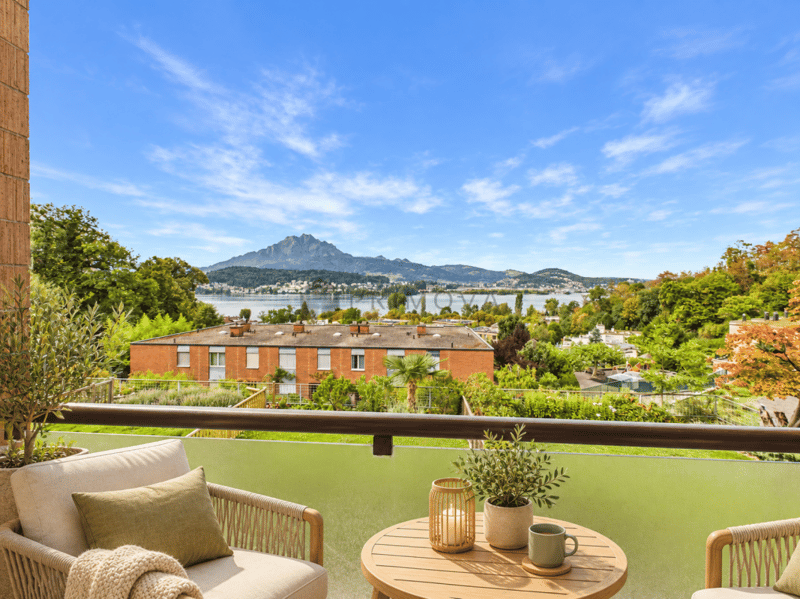 Logenplatz über dem Vierwaldstättersee, elegantes Reihenhaus-Juwel in Luzern (9)
