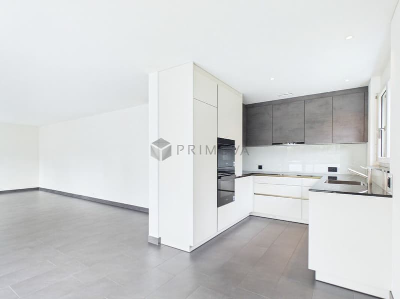 Hochwertig renovierte 4.5 Zimmer-Wohnung mit sonniger Südterrasse in Trimmis (6)