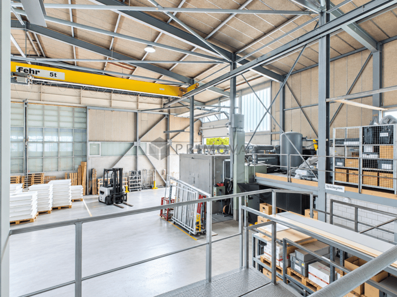 Gewerbehalle mit Platz für Ihren Fuhrpark (5)