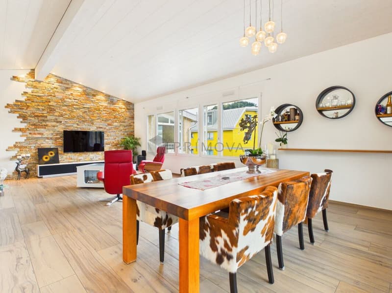 Ihr luxuriöses Zuhause: Eleganter 4.5 Zimmer-Traum mit 6 m Raumhöhe, Spa-Ensuite Bad & verglaster Loggia (1)