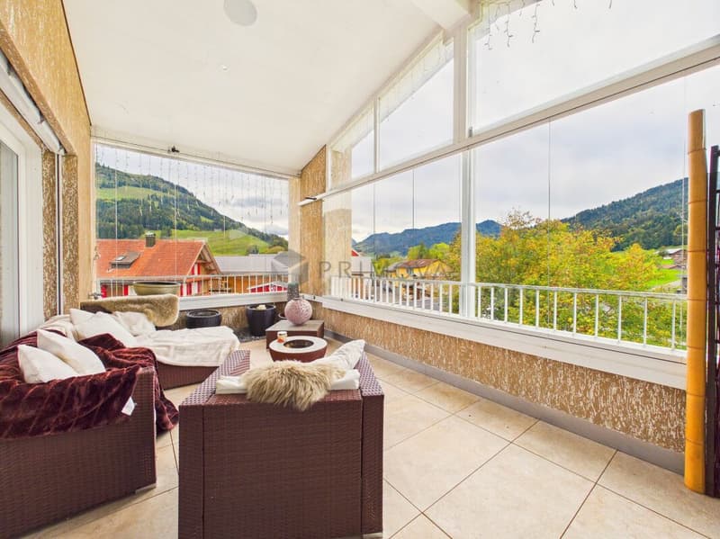 Ihr luxuriöses Zuhause: Eleganter 4.5 Zimmer-Traum mit 6 m Raumhöhe, Spa-Ensuite Bad & verglaster Loggia (15)