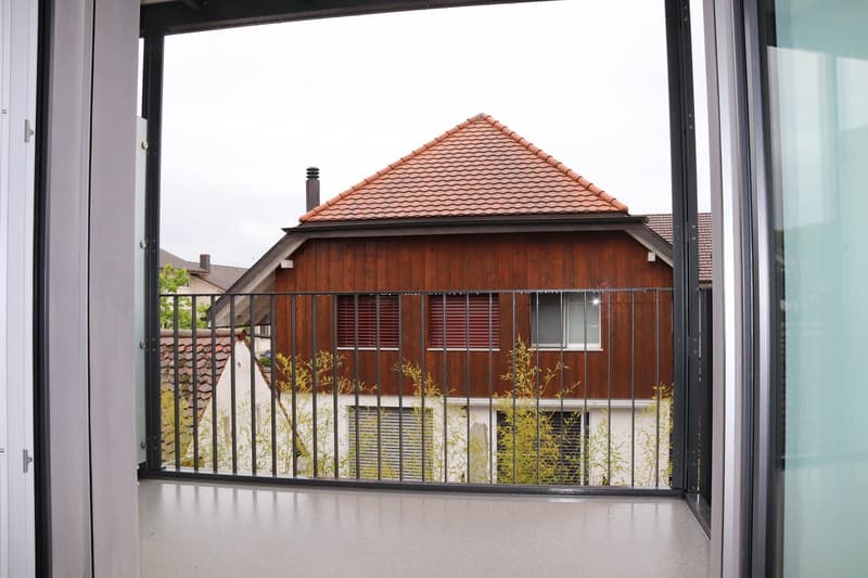 Moderne helle 1.5-Zimmer-Wohnung mit Balkon in Gals (6)