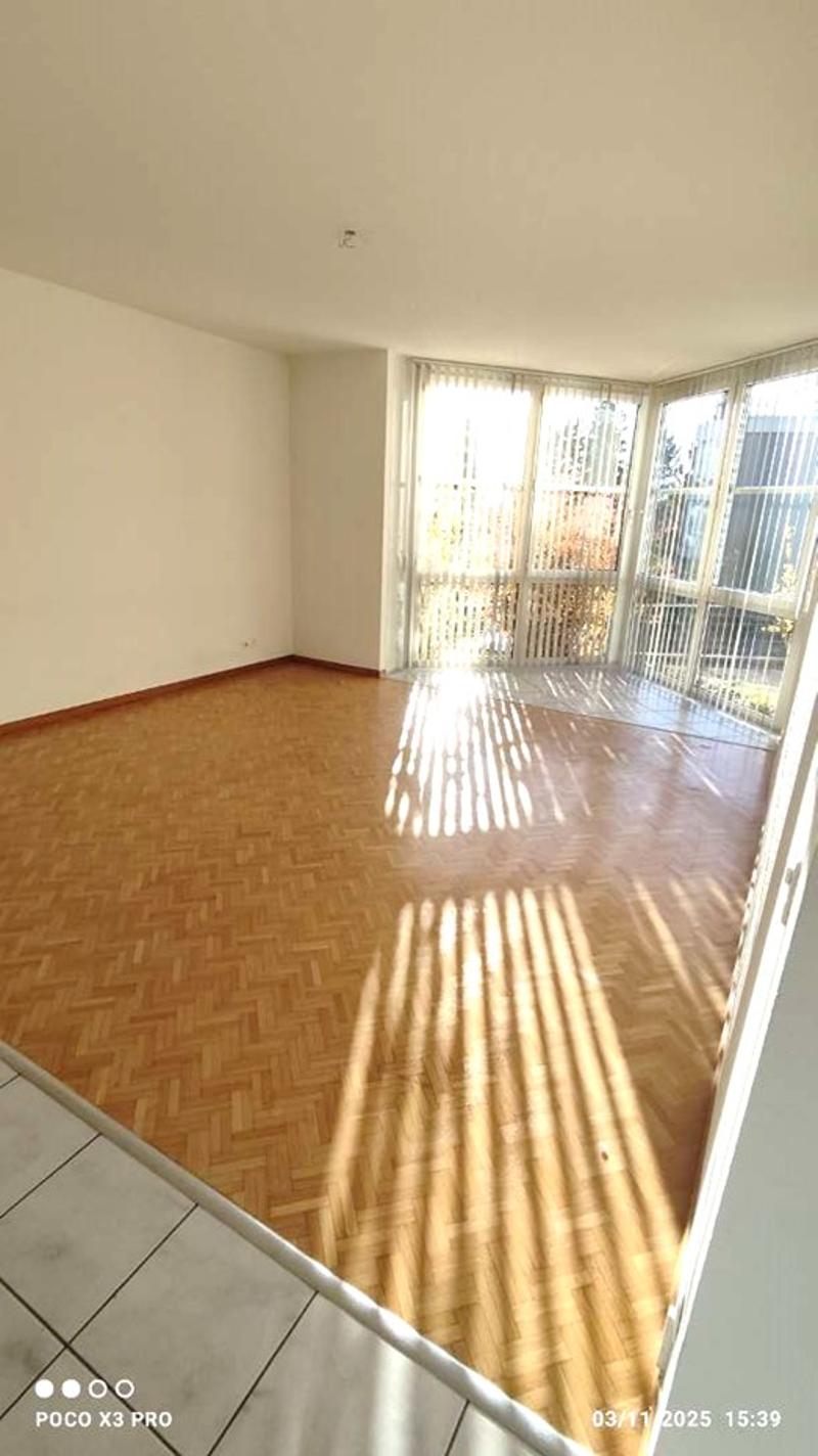 Spacieux et Charmant 2.5 pièce avec Grand Balcon et Parking  ! les deux premiers mois gratuits! (5)