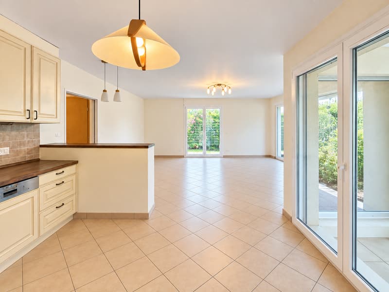 Un appartement rare au cœur de Founex (3)