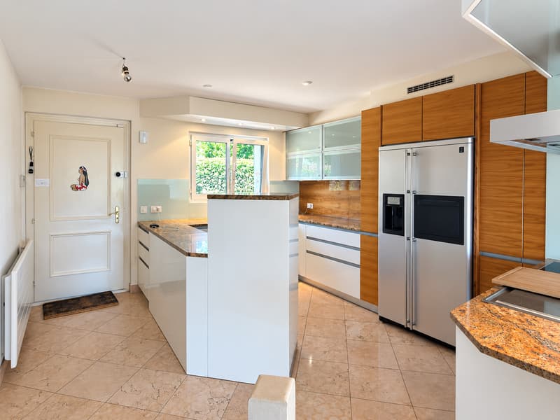 Maison familiale de 6 chambres offrant de beaux volumes (5)