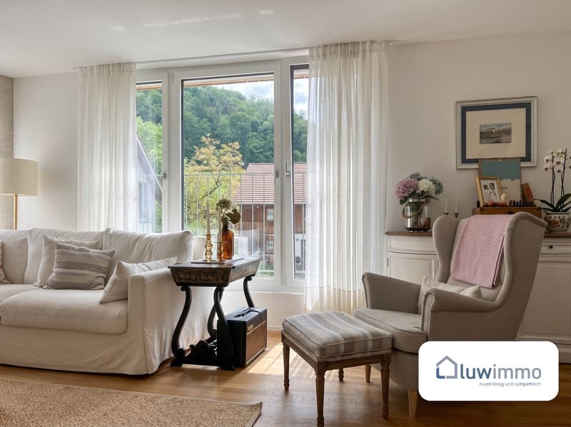 Modernes 6.5-Zimmer-Doppeleinfamilienhaus in Flüh – Raum für Familie, Arbeit und Natur (13)