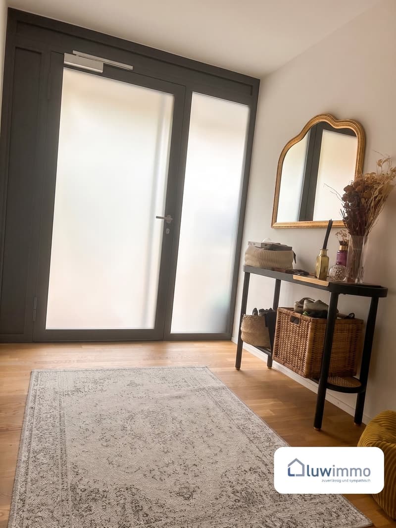 Modernes 6.5-Zimmer-Doppeleinfamilienhaus in Flüh – Raum für Familie, Arbeit und Natur (15)