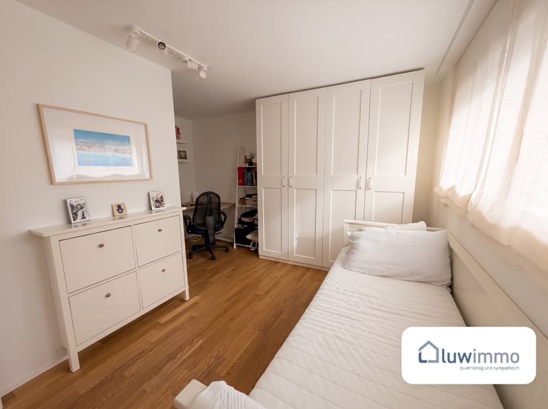 Modernes 6.5-Zimmer-Doppeleinfamilienhaus in Flüh – Raum für Familie, Arbeit und Natur (8)
