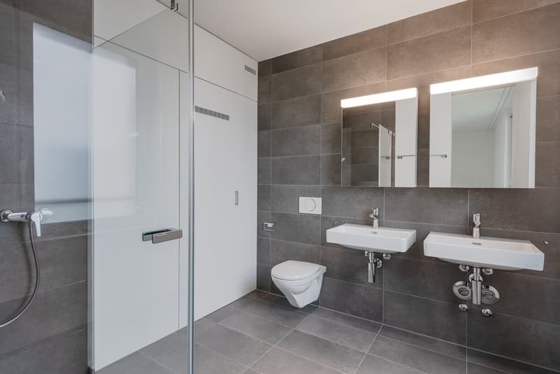 Nasszelle mit Dusche/WC - Musterfoto