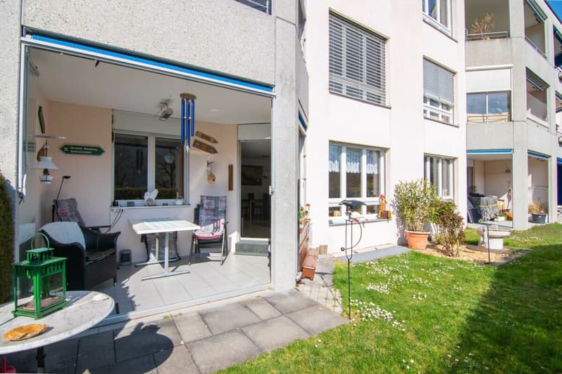 Nature et proximité de la ville - appartement 3,5 pièces bien entretenu avec jardin d'hiver, balcon & place de parking à Stettlen (16)