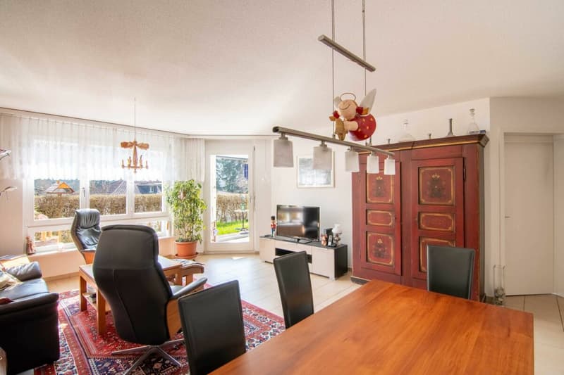Nature et proximité de la ville - appartement 3,5 pièces bien entretenu avec jardin d'hiver, balcon & place de parking à Stettlen (2)