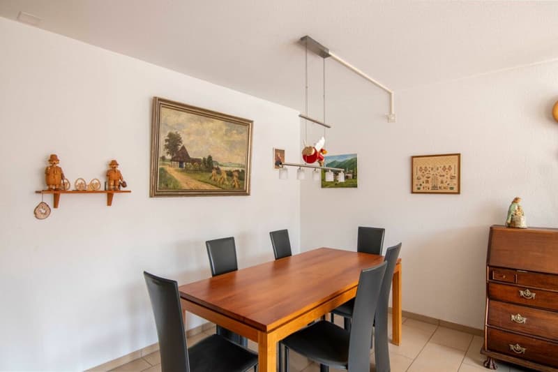 Nature et proximité de la ville - appartement 3,5 pièces bien entretenu avec jardin d'hiver, balcon & place de parking à Stettlen (3)