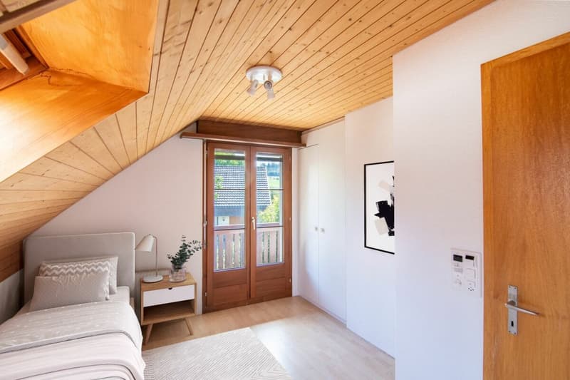 Freistehendes Zweifamilienhaus mit vielseitigem Raumangebot und Atelier (7)