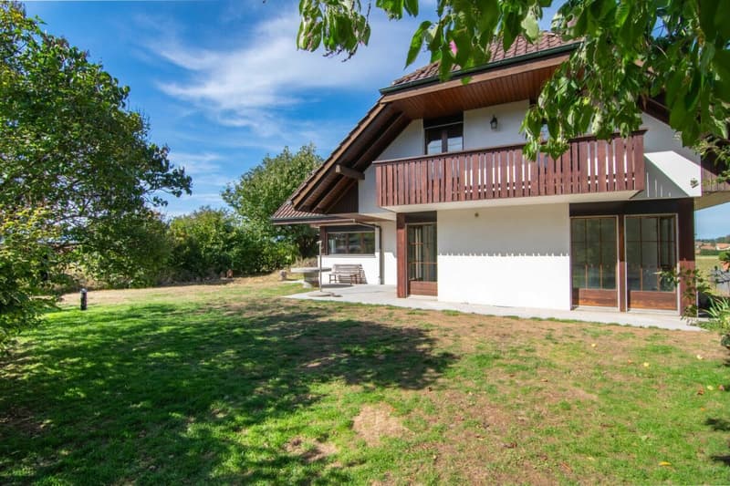 Freistehendes Zweifamilienhaus mit vielseitigem Raumangebot und Atelier (11)
