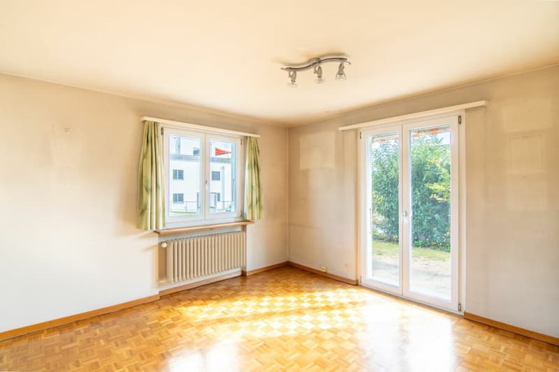 Attraktive 5.5-Zimmer- Doppelhaushälfte als Ein- oder Zweifamilienhaus nutzbar (3)