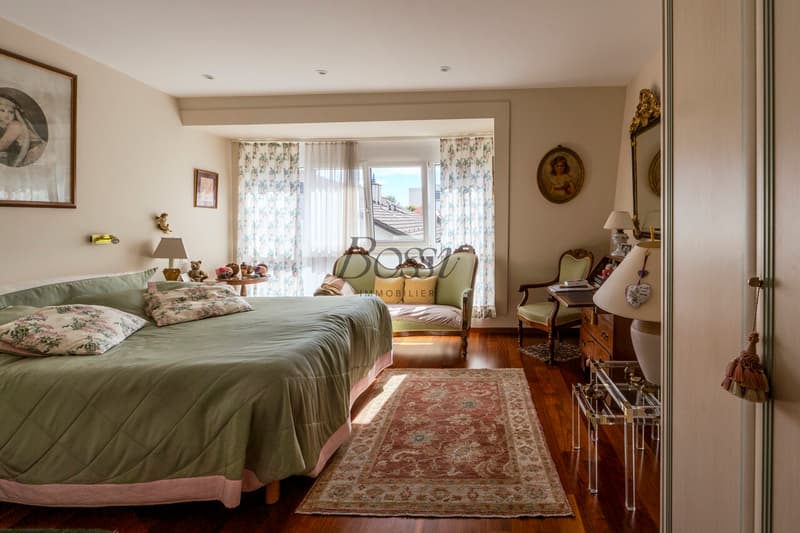 Duplex lumineux à Nyon avec terrasse, dépendance et ascenseur privé (6)