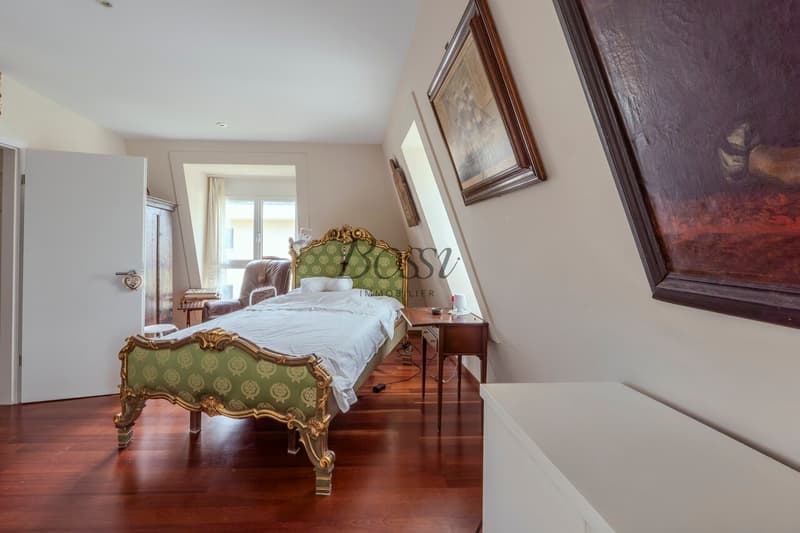 Duplex lumineux à Nyon avec terrasse, dépendance et ascenseur privé (8)
