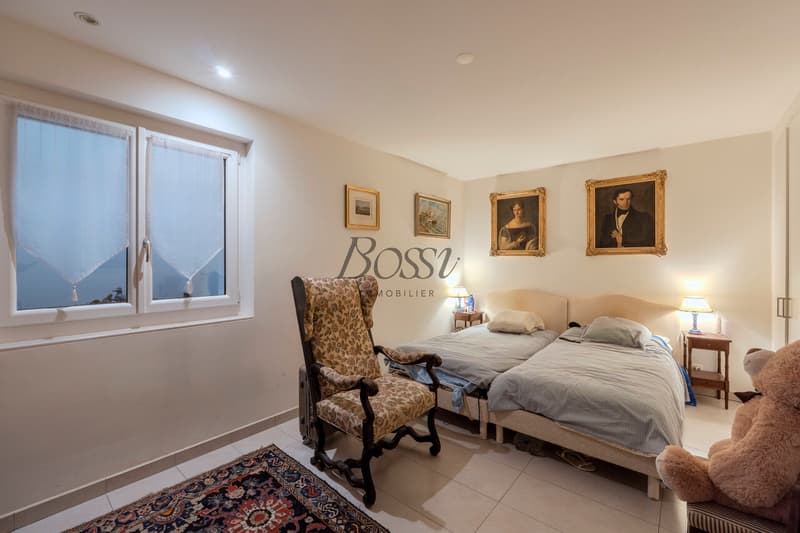 Duplex lumineux à Nyon avec terrasse, dépendance et ascenseur privé (11)