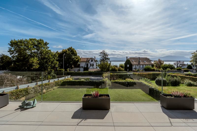 Élégance, volumes et lumière -- duplex avec vue lac (1)