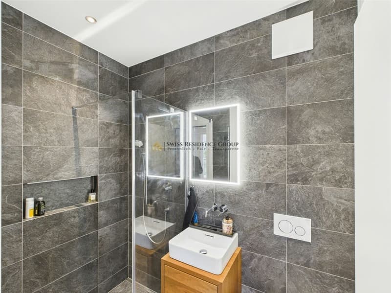 Exclusive 3.5-room apartment - style, comfort, and panoramic view (12)