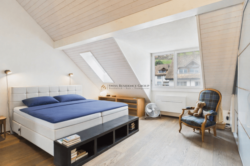 Casa a schiera affascinante con vista parziale sul lago in una posizione molto richiesta a Oberrieden (10)