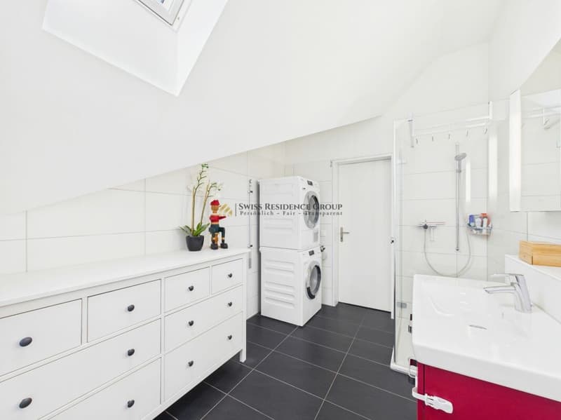 Grosszügige Dach-Maisonette mit Klimaanlage im steuergünstigen Neerach (10)