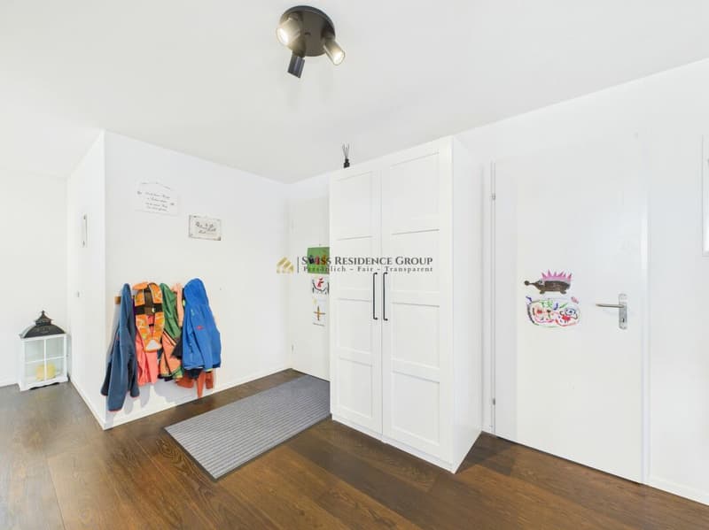 Grosszügige Dach-Maisonette mit Klimaanlage im steuergünstigen Neerach (4)
