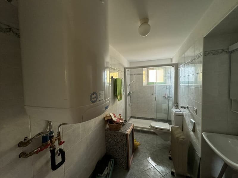 Casa unifamiliare con due appartamenti - Il tuo progetto in una location idilliaca! (7)