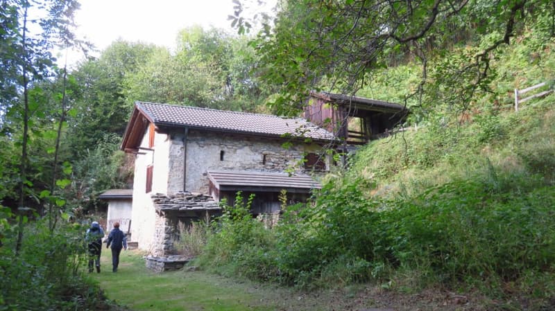 Maison romantique de 3 pièces à Rossura en tant que résidence de vacances (4)