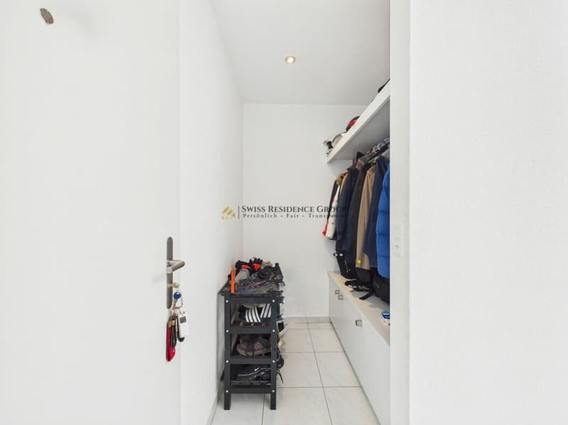 Bright attic apartment with a wonderful view of the mountains and lake (14)