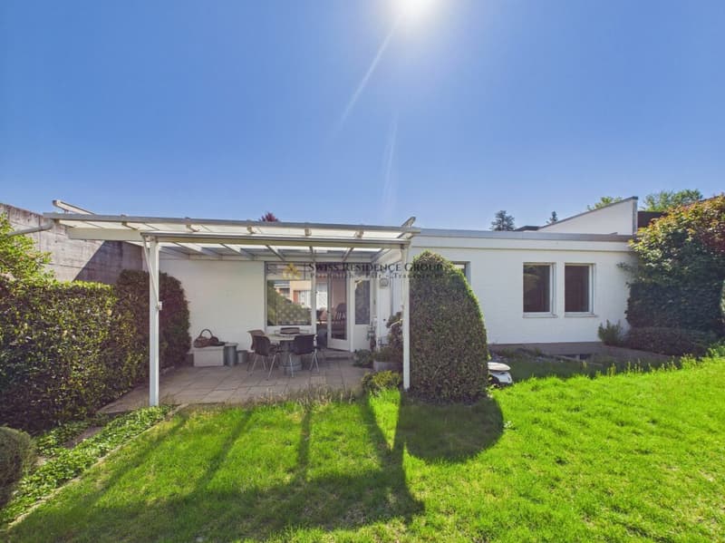Ampia casa unifamiliare di 6 locali con idillio giardino e garage (26)