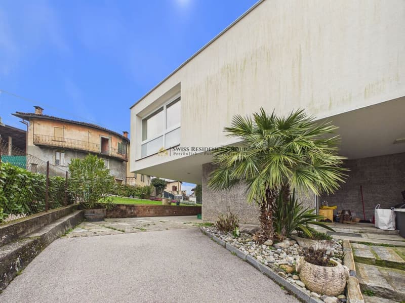 Casa con ampi spazi e deposito affittabile - ottima opportunità ad Arzo (1)