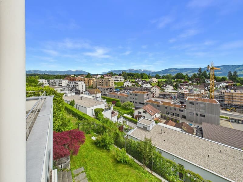 Exklusives 4.5-Zimmer-Reiheneinfamilienhaus mit unvergleichlicher See-, Schloss- und Bergsicht (11)