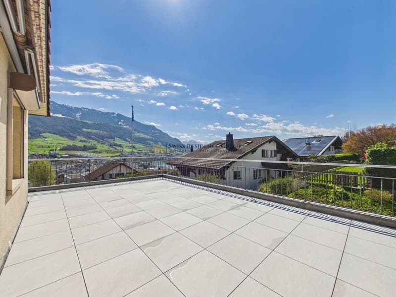 Exklusive 5.5-Zimmer-Terrassenwohnung mit See- und Bergsicht in Küssnacht (9)