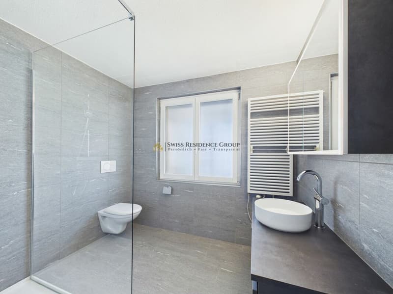 Exklusive 5.5-Zimmer-Terrassenwohnung mit See- und Bergsicht in Küssnacht (12)