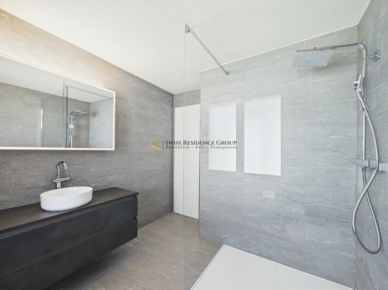 Exklusive 5.5-Zimmer-Terrassenwohnung mit See- und Bergsicht in Küssnacht (13)