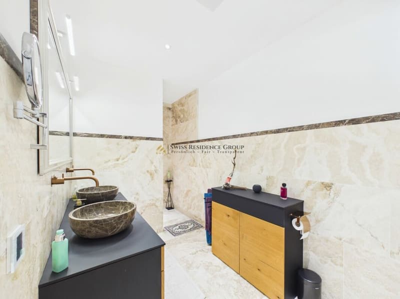 Prestigiosa villa moderna con Spa privata e vista lago a Brusino Arsizio (13)