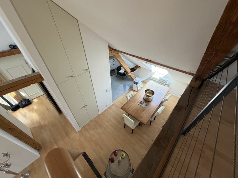 Exklusives Wohnen mit Galerie, Cheminée und Zürichsee in Gehdistanz (7)