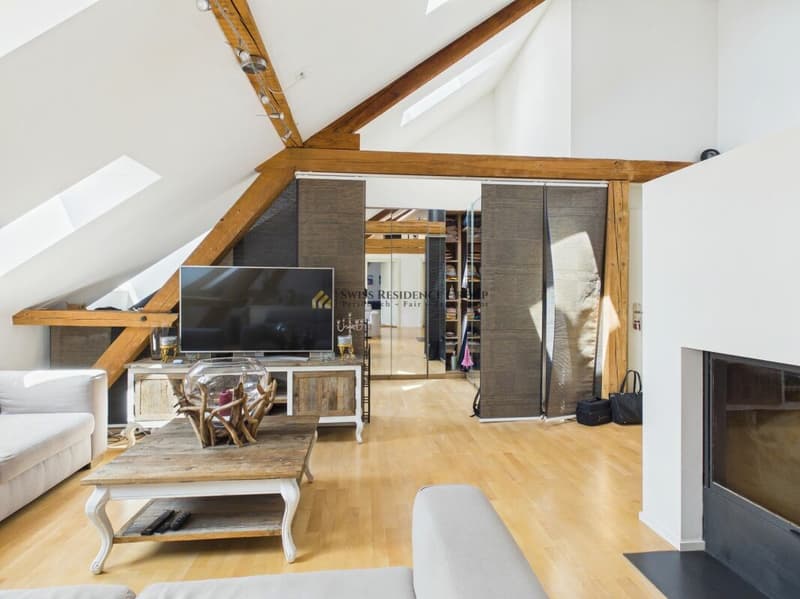 Exklusives Wohnen mit Galerie, Cheminée und Zürichsee in Gehdistanz (4)