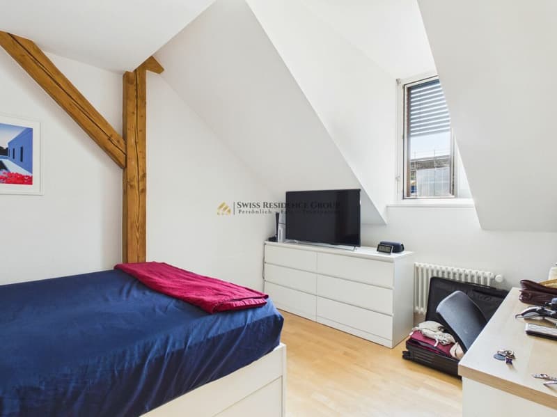 Exklusives Wohnen mit Galerie, Cheminée und Zürichsee in Gehdistanz (9)