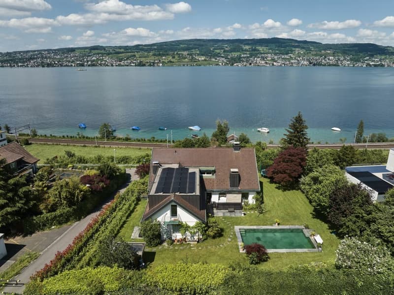 Exklusive Villa mit Seeblick, Pool und viel Privatsphäre (2)