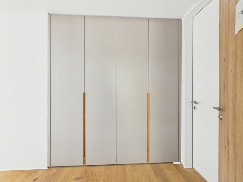 Modernes 5.5-Zimmer Zuhause mit Terrasse, Garten und Kühlung (5)