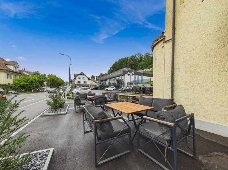 Attraktive Gastro-Location mit grosser Terrasse und TOP Einrichtung! (1)